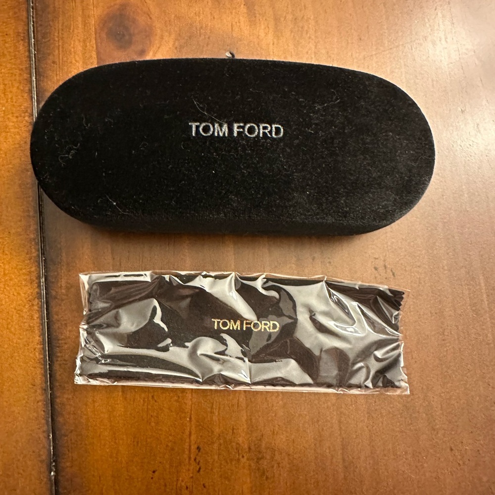 Tom Ford Black Velvet Glass Case with cloth Sleek Luxury Design